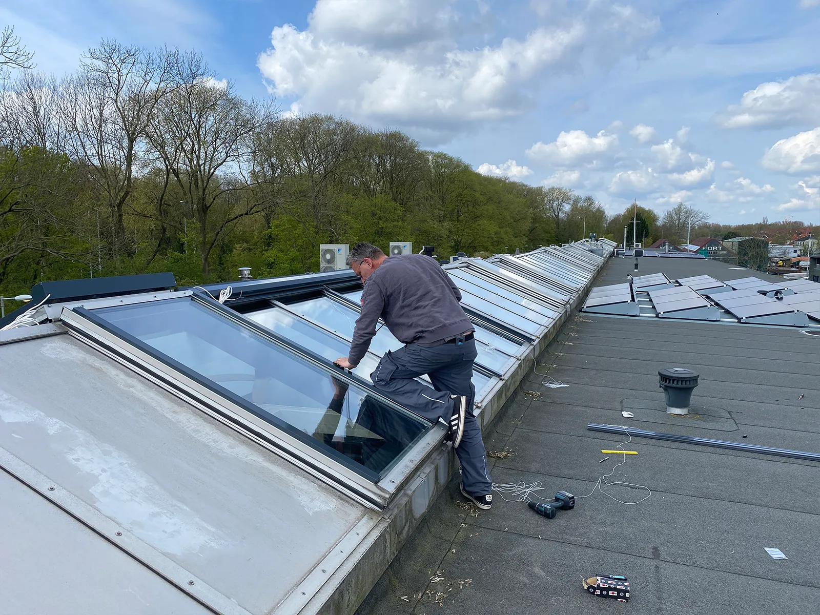 We install our bespoke shading systems ourselves.